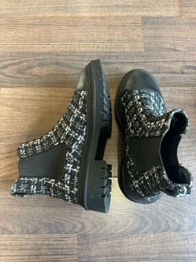 STEVE MADDEN Women Tweed Chelsea Lug Sole Boots Size US 7